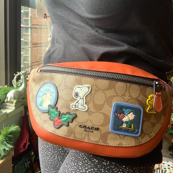 Authentic COACH Leather/Signature coated canvas Peanut Disney beltbag UNISEX - Picture 5 of 13